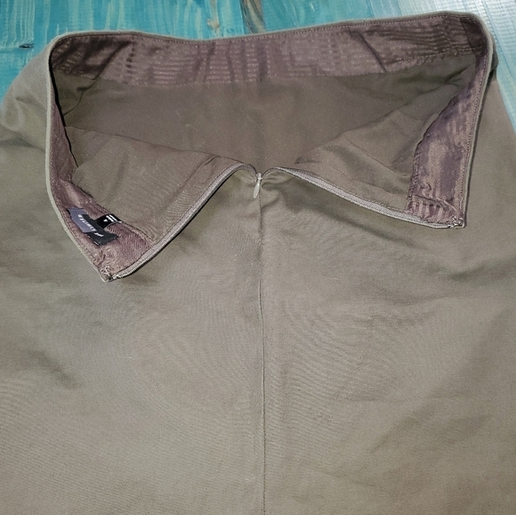 Olive green The Limited pencil skirt size 4 EUC - Picture 6 of 11